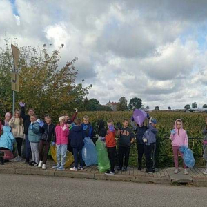 Posegregowane śmieci trafiają do odpowiednich pojemników