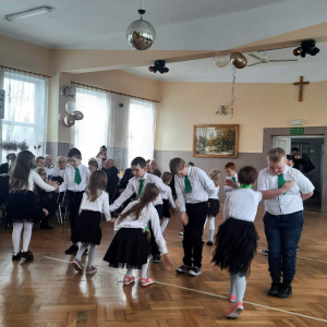  Klasa I tańczy dla Seniorów