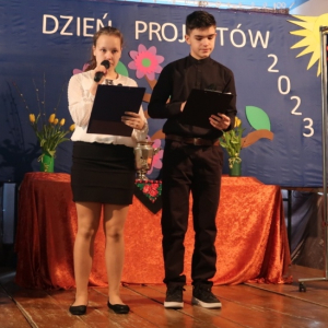 Prowadzący Zuzanna Ostrowska i Bartosz Roman