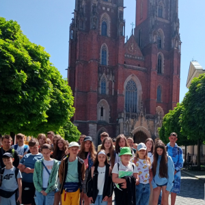 Przed Katedrą św. Jana Chrzciciela we Wrocławiu