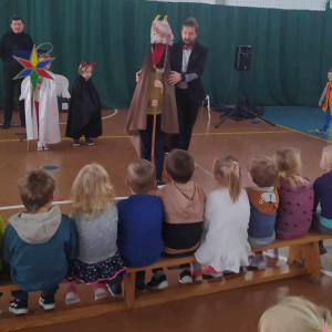 Turoń w grupie kolędników symbolizował zwierzęta