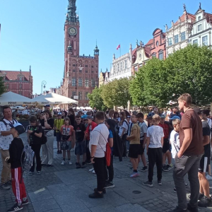 Słuchamy opowieści przewodnika