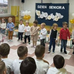 Występ najmłodszych przedszkolaków