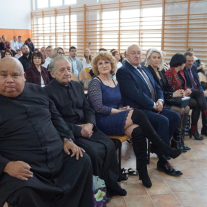 Uczniowie naszej szkoły i zaproszeni goście podczas występu