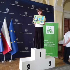 Gabrysia ze swoją najlepszą pracą.