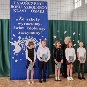 Uczniowie kl.III wyróżniający się w nauce z wychowawczynią