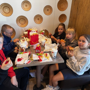 McDonald uczniowie klasy III