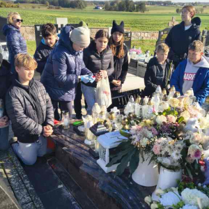 Wspólna modlitwa przy grobie Marysi...