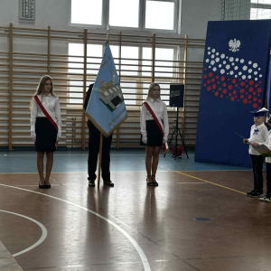 Wprowadzenie sztandaru szkoły.