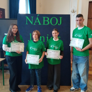 Nasi uczniowie z dyplomami