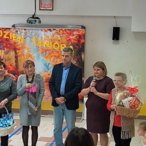 Pan Dyrektor składa Seniorom życzenia