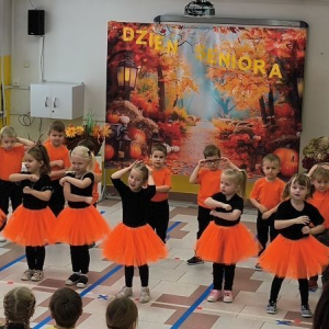 Grupa Liski -  w układzie tanecznym "Młynek"