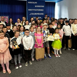 Grupowe zdjęcie uczestników konkursu