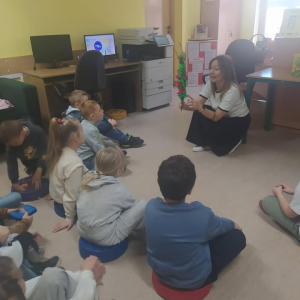 Super bawimy się w bibliotece