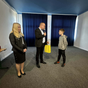 Mikołaj odbiera nagrodę