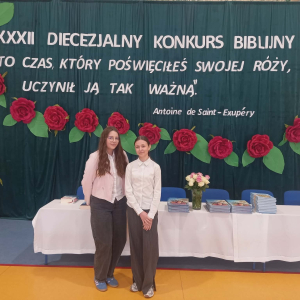 Natalia Platta( kl.7b) i Marysia Bębenkowska(kl.8) reprezentują naszą szkołę, parafię i dekanat na XXXII konkursie biblijnym