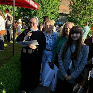 Gabrysia z mama, S. Dominiką z Wydziału Katechetycznego i p. Jagienką po wręczeniu nagród