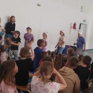 Przemarsz uczestników koncertu.