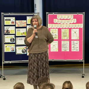 Pani Anna Brzostek- psycholog z Poradni Psychologiczno- Pedagogicznej w Przasnyszu poprowadziła spotkania dla uczniów